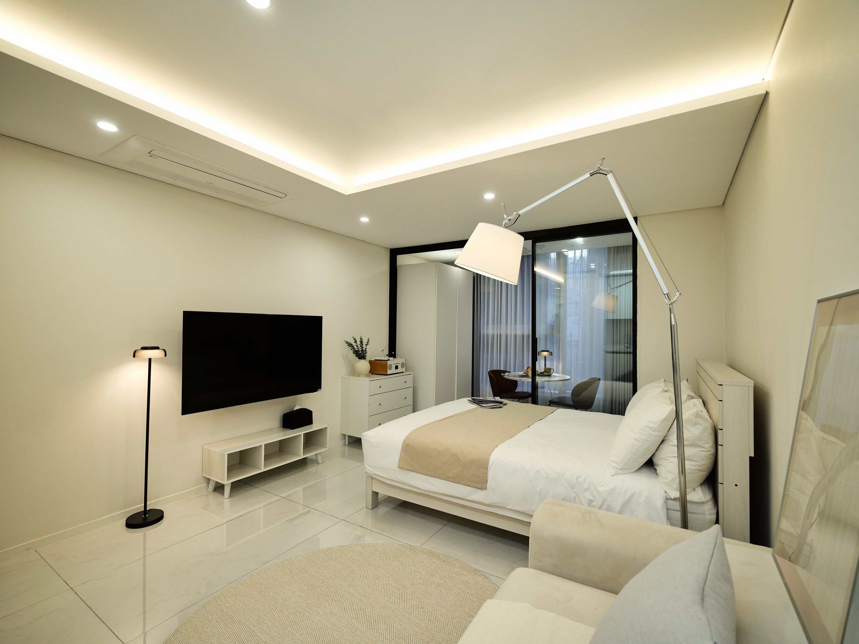 Ameublement personnalisé, rideaux occultants, chambres insonorisées