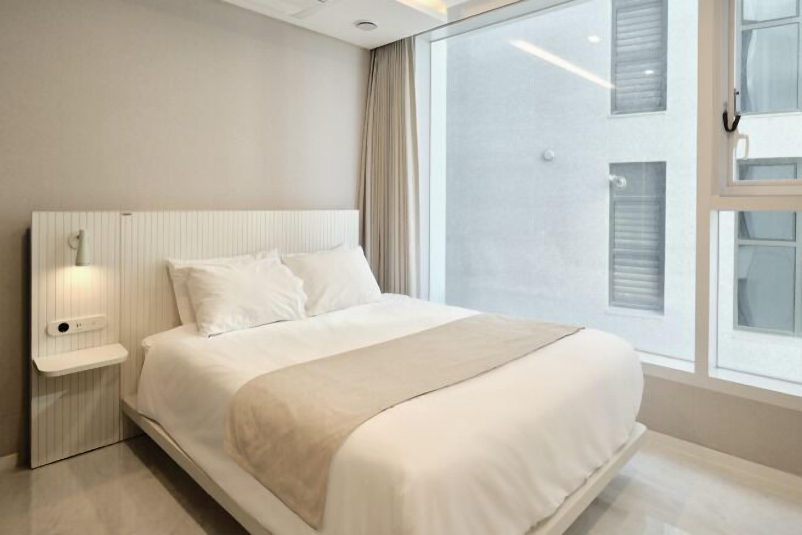 Individuell eingerichtet, Verdunkelungsvorhänge, schallisolierte Zimmer