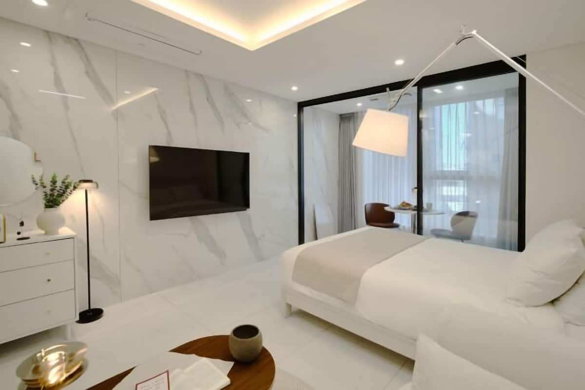 Individually furnished, blackout drapes, soundproofing, free WiFi