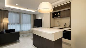 Ameublement personnalisé, rideaux occultants, chambres insonorisées