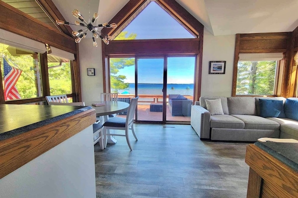 Panoramic windows give you a great view of Higgins Lake!
