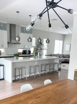 Interior - Modern 2200 sqft Beach House in Newport. 4 bdrm 3.5 bath plus roof deck + garage (Newport Beach)