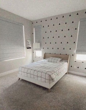 4 bedrooms, iron/ironing board, free WiFi, bed sheets - Modern 2200 sqft Beach House in Newport. 4 bdrm 3.5 bath plus roof deck + garage (Newport Beach)