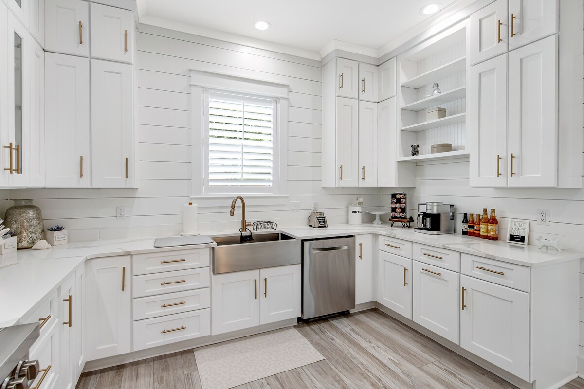 Photo 6 of Incredible three-story home with a pool, pool spa, wet bars, AC, & washer/dryer