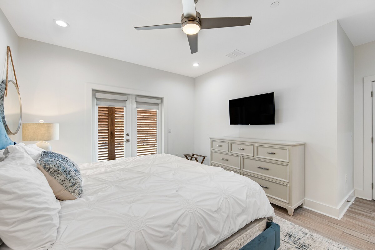 Photo 44 of Incredible three-story home with a pool, pool spa, wet bars, AC, & washer/dryer