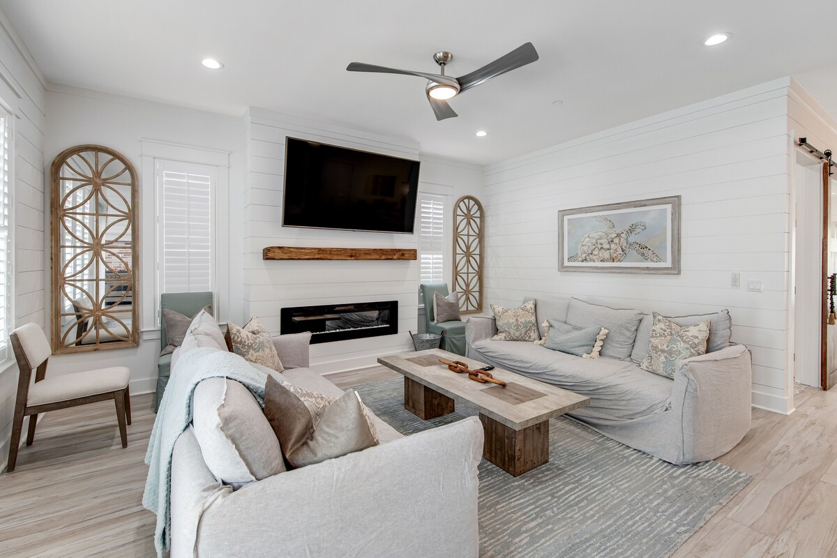 Photo 5 of Incredible three-story home with a pool, pool spa, wet bars, AC, & washer/dryer