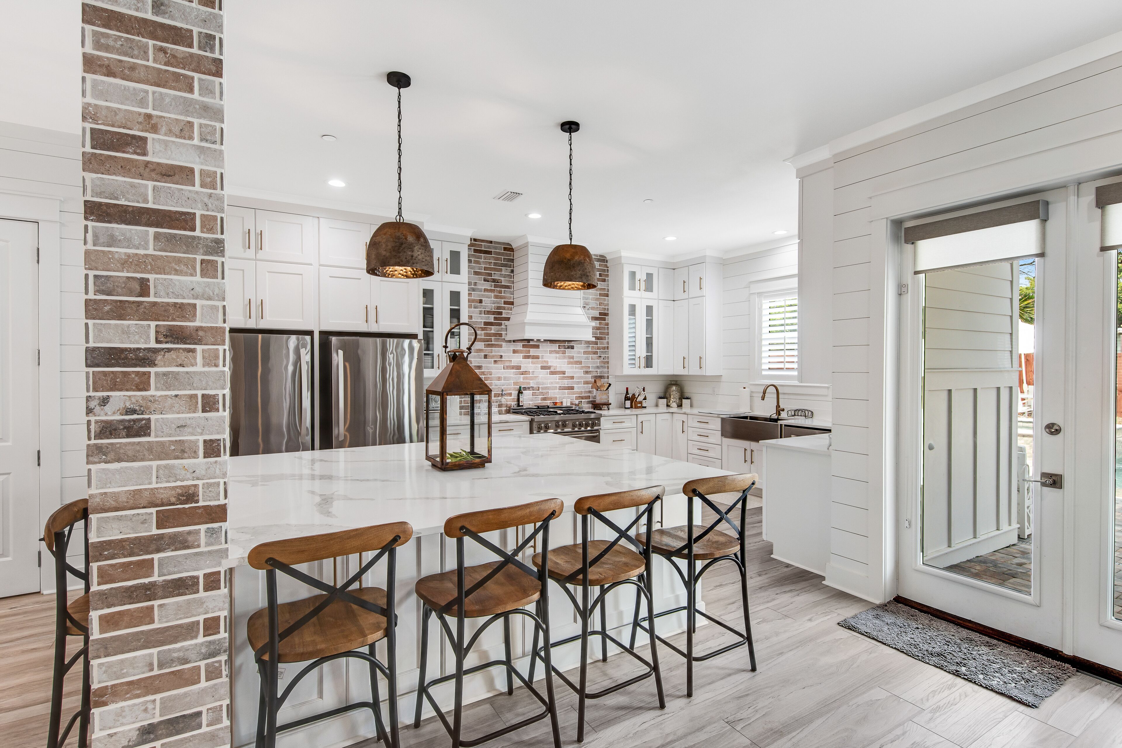 Geladeira, micro-ondas, fogão, cooktop