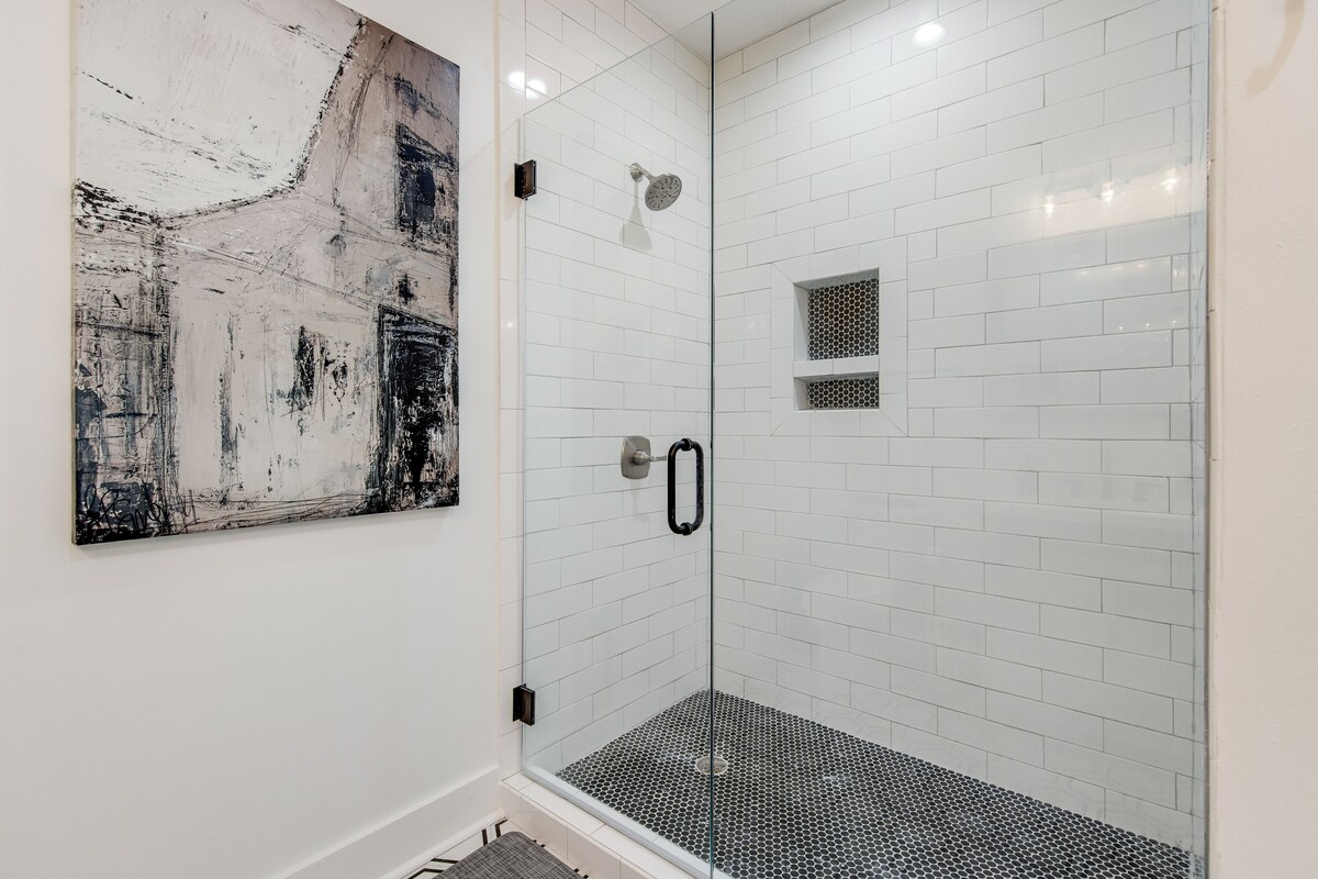Photo 40 of Incredible three-story home with a pool, pool spa, wet bars, AC, & washer/dryer