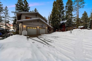 Exterior - Cold Creek Lodge: Hot Tub, AC, Game Room, Heavenly (South Lake Tahoe)