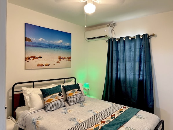 2 chambres, fer et planche à repasser, Wi-Fi, draps fournis