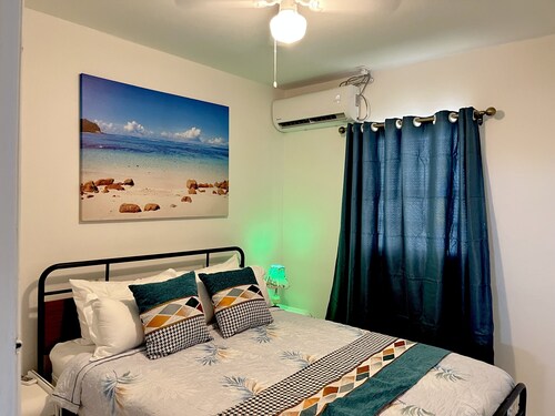 Cozy 2-bedroom Apartment in Venetian Road