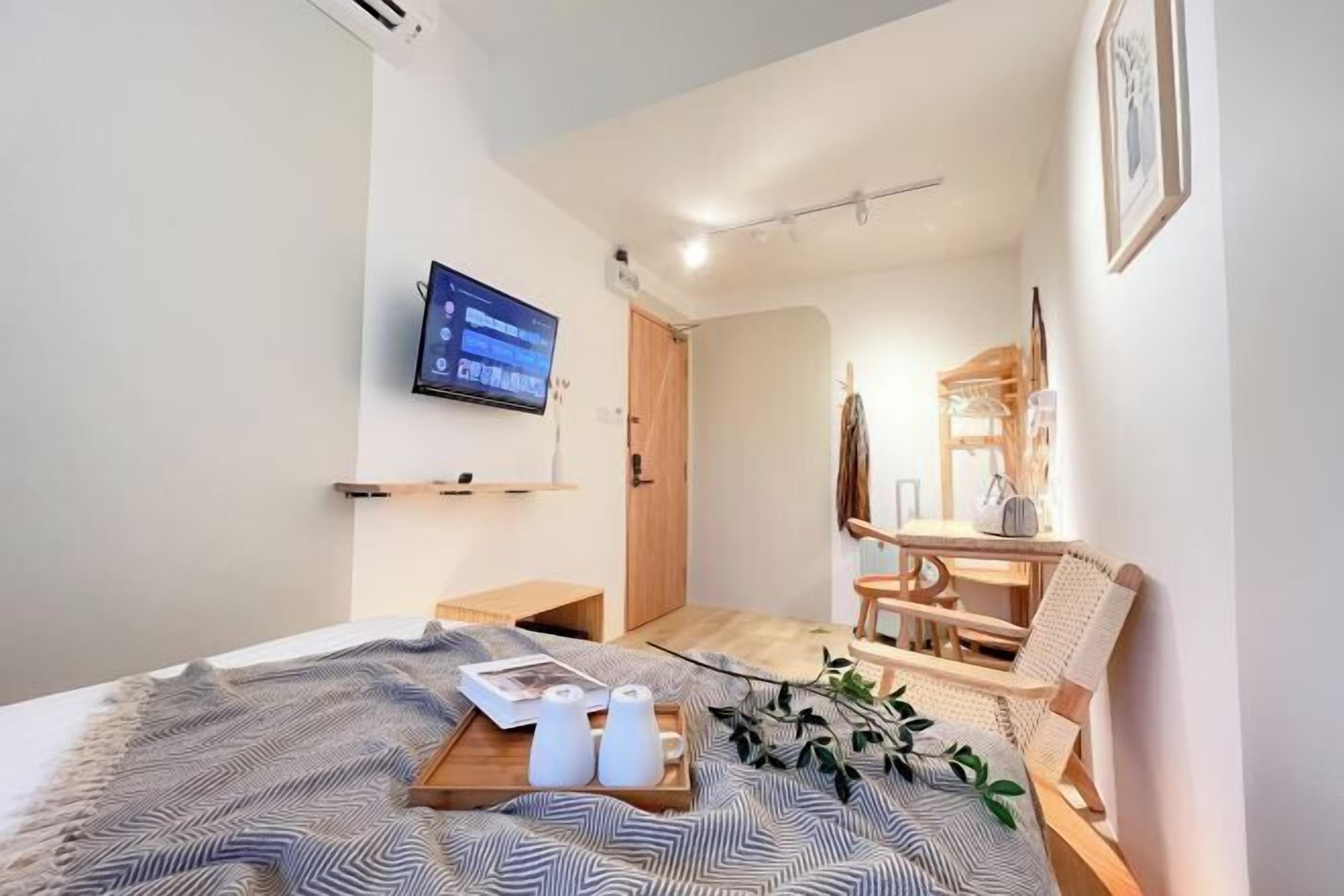 Dundyner, senger med overmadrass, safe på rommet og individuelt dekorert