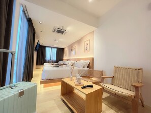 Estúdio família, banheiro compartilhado | Edredons de pluma, camas com colchões pillow-top, cofres nos quartos