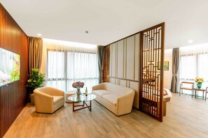 Minibar, in-room safe, desk, laptop workspace - MT Collection Hotel (Ninh Binh)