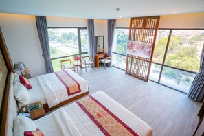 Minibar, in-room safe, desk, laptop workspace - MT Collection Hotel (Ninh Binh)