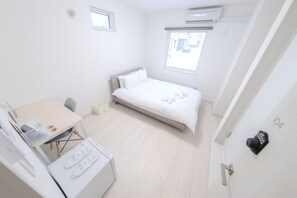 Standard Room, 1 Double Bed, Non Smoking, Private Bathroom | Desk, free WiFi, bed sheets
