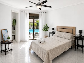 1 bedroom, iron/ironing board, internet, bed sheets - Townhouse with shared pool (Torrevieja)