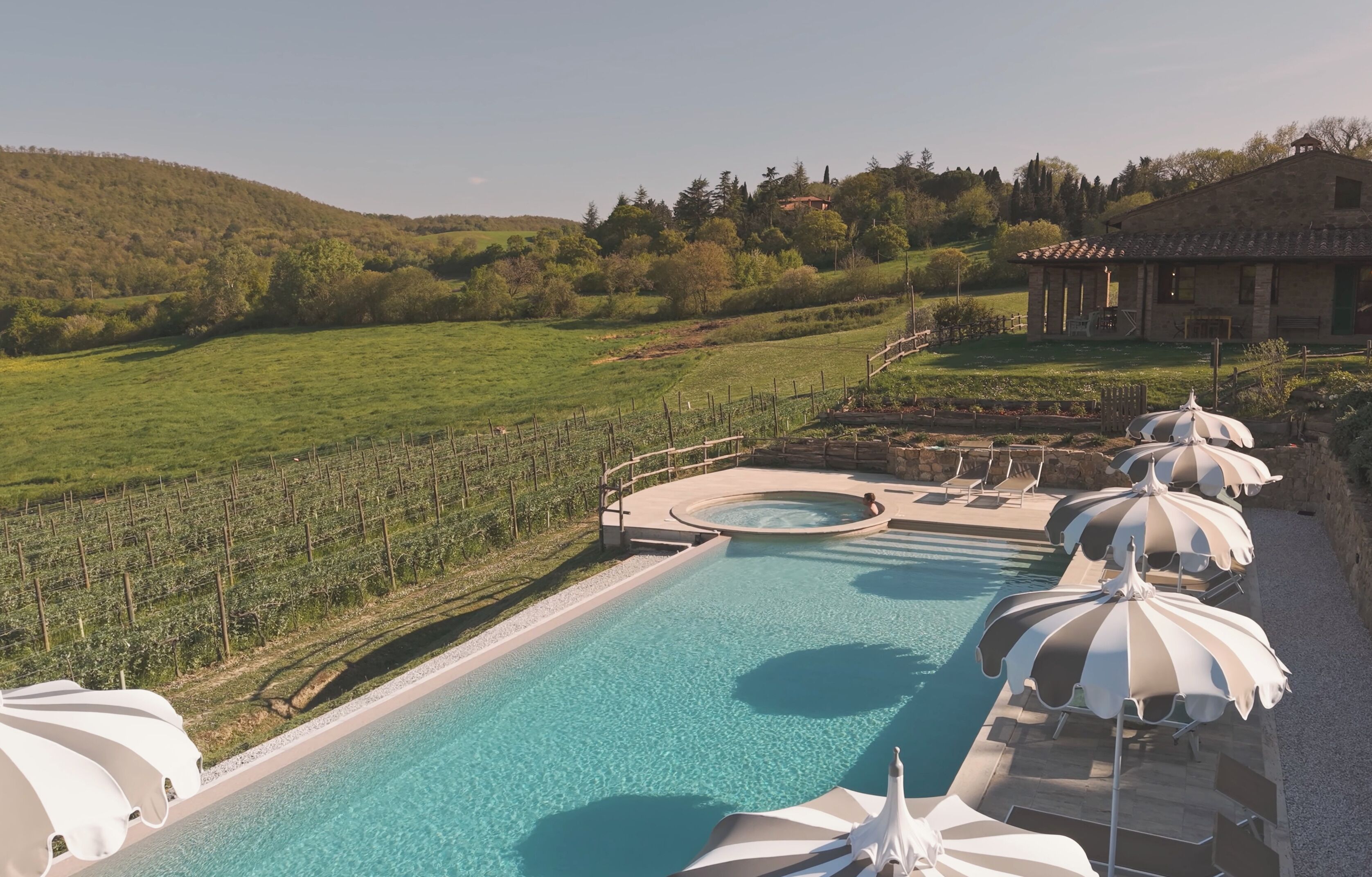 Piscina all'aperto, una piscina riscaldata