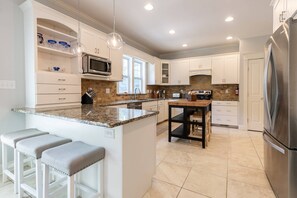 Fridge, microwave, dishwasher, coffee/tea maker