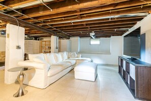 صورة غير مصنفة، 3 من 50، زرّ