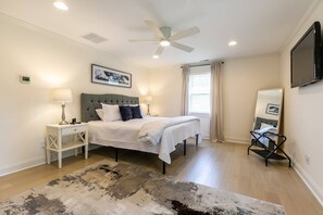 5 bedrooms, iron/ironing board, free WiFi