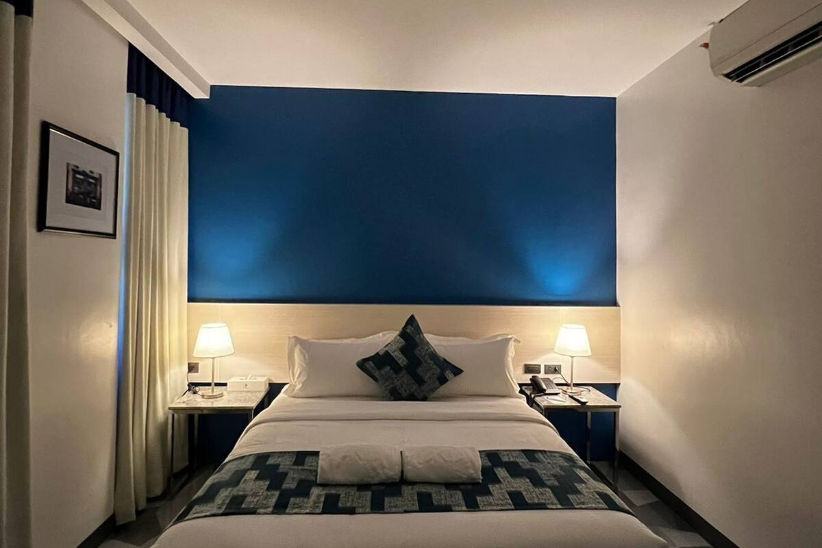 In-room safe, desk, laptop workspace, free WiFi