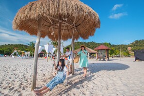 Playa privada, bar en la playa