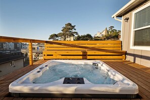 Unclassified image, 5 of 32, button - Expansive Coastal View and Natural Light, Huge Deck w/ New Hot Tub, All New Décor, 2 Blocks to Beach (Lincoln City)