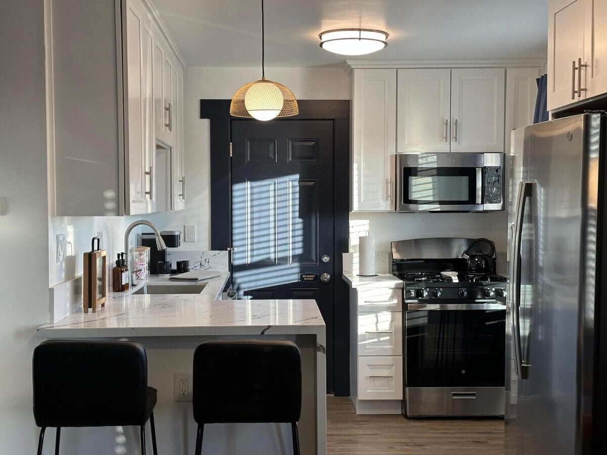 Refrigerador, microondas, horno y parrilla de estufa 