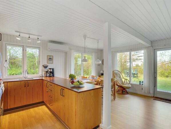 Fridge, microwave, oven, cookware/dishes/utensils