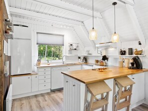 Fridge, dishwasher, cookware/dishes/utensils