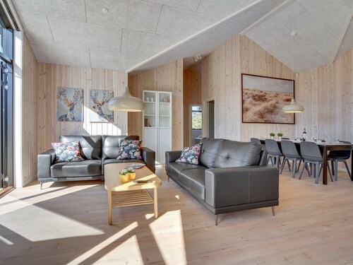 "Bentine" - 1.6km from the sea by Interhome