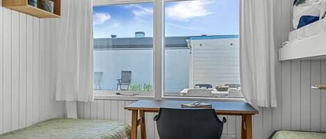 2 bedrooms, Internet