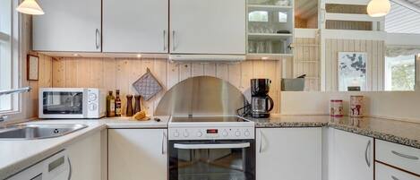 Fridge, microwave, dishwasher, cookware/dishes/utensils