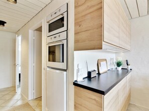 Fridge, microwave, oven, dishwasher - "Ulpu" - 500m from the sea by Interhome (Løkken)