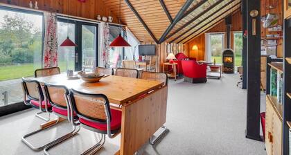 "Tenho" - 4.4km from the sea by Interhome