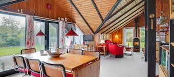 "Tenho" - 4.4km from the sea by Interhome
