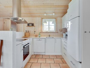 Fridge, microwave, dishwasher, cookware/dishes/utensils