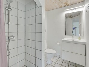 Bathroom - "Kristián" - 400m from the sea by Interhome (Hals)
