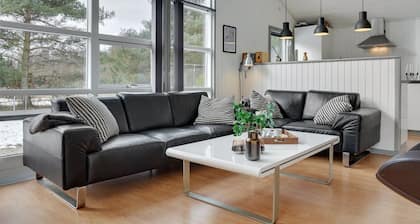 "Aiden" - 300m from the sea by Interhome