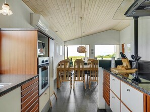 Réfrigérateur, micro-ondes, four, lave-vaisselle