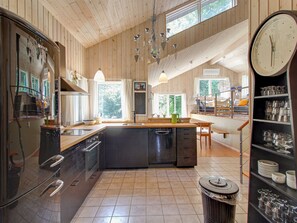 Kühlschrank, Ofen, Geschirrspüler, Kochgeschirr/Geschirr/Besteck