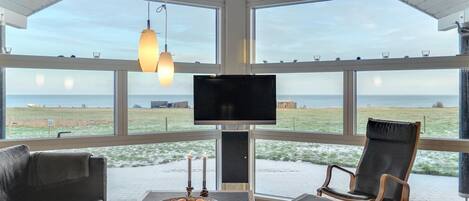 Télévision, cheminée