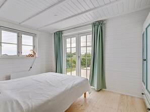 3 bedrooms, Internet