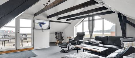 Fernseher, Kamin