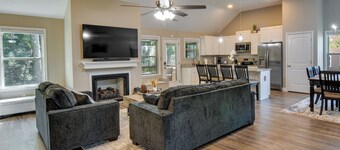 Charming Pendleton Retreat ~ 5 Mi to Clemson!