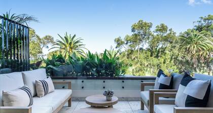 Stunning Penthouse opposite park, golf club and tennis centre