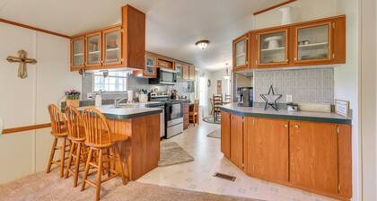 24 Mi to Morrison Springs County Park: Cozy Home