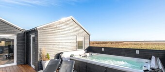 "Ivar" - 300m from the sea by Interhome