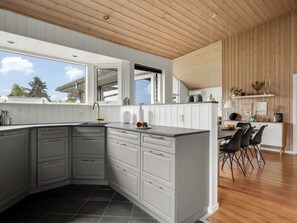 Fridge, microwave, oven, dishwasher - "Nine" - 200m from the sea by Interhome (Børkop)